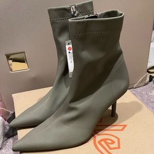 ZARA KHAKI POINTED TOE ANKLE BOOTS 39